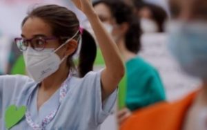 Cambio tuta, azienda Ospedaliera Catanese condannata a risarcire gli infermieri